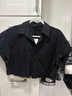 NWT Zara cropped button down cotton top